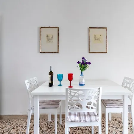 Cilea A Few Steps From The Station Daire *