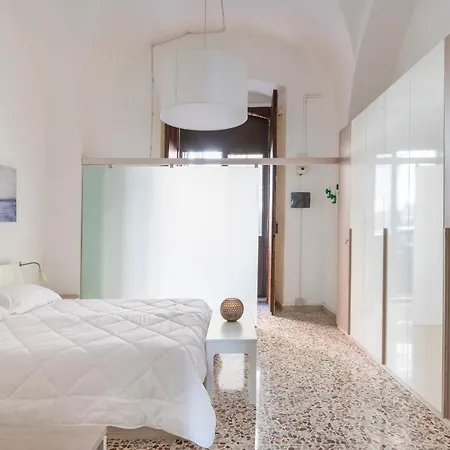 Cilea A Few Steps From The Station * Katanya